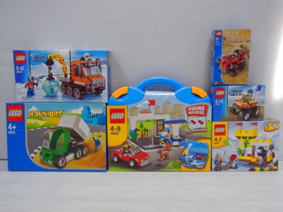 LEGO レゴ CITYなど。4653の4JUNIORSや、10659、6193など様々だ。