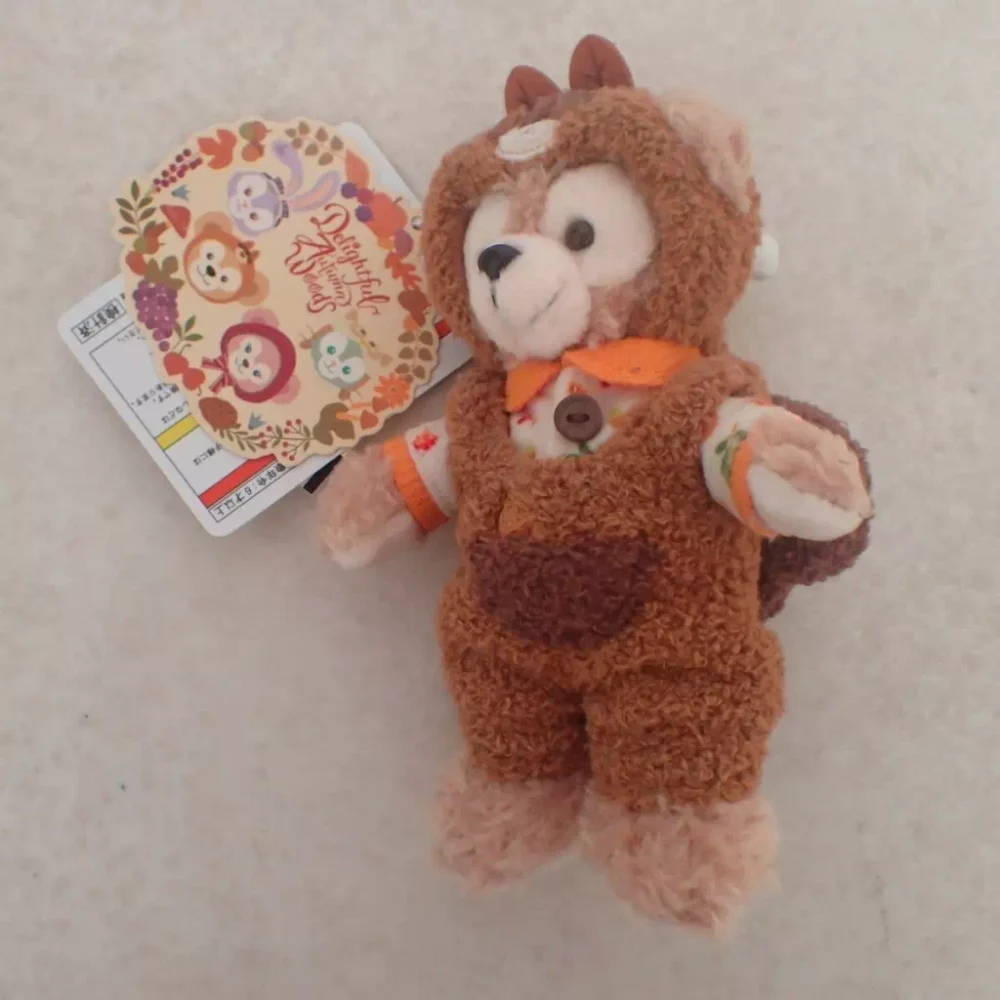 ディズニー ダッフィー ぬいぐるみバッジ 秋のぼうけん2019 タグ付き①