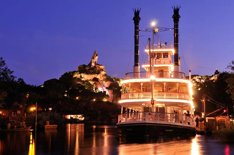 ディズニー 蒸気船 マークトウェイン号_夜