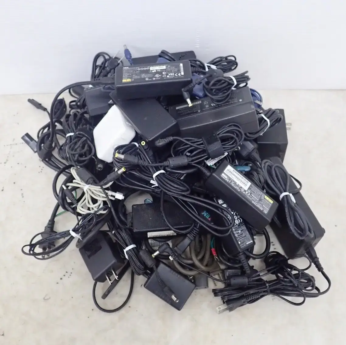 ACアダプタ買取・回収 BEEP-三月うさぎの森