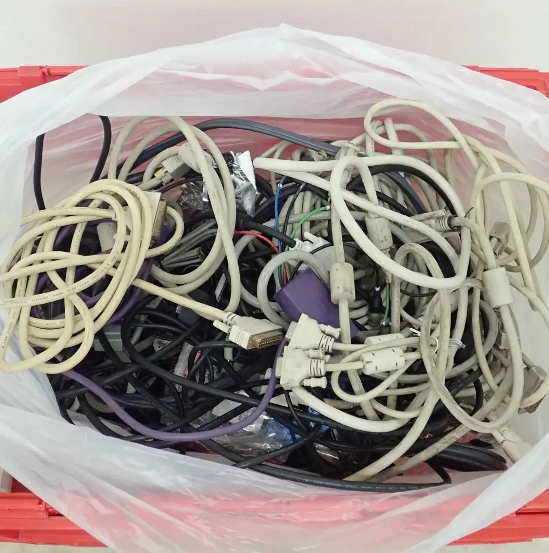 パソコンやゲーム機などのケーブル買取・回収 BEEP-三月うさぎの森