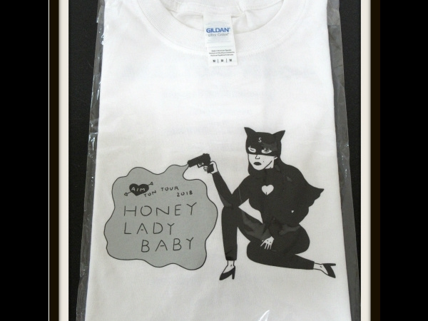 Who is she? Tシャツ