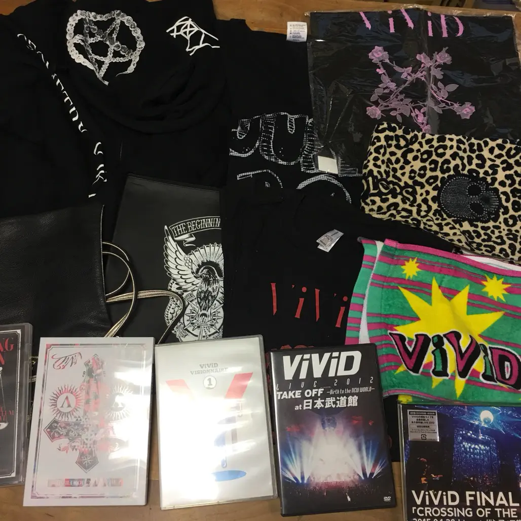 宅配買取】ViViD(ヴィヴィッド)のグッズ、大量にお譲り頂きました！ 良盤ディスク