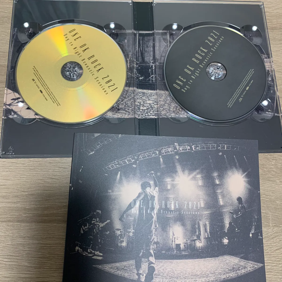 ONE OK ROCK 2021 Day to Night Acoustic Sessions Blu-ray 初回生産限定盤　内容物