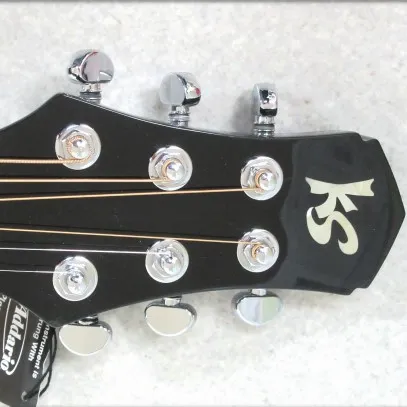 斉藤和義 さん15周年記念 ミニ アコースティックギター  を東京都市中央区のお客様よりお譲りいただきました！