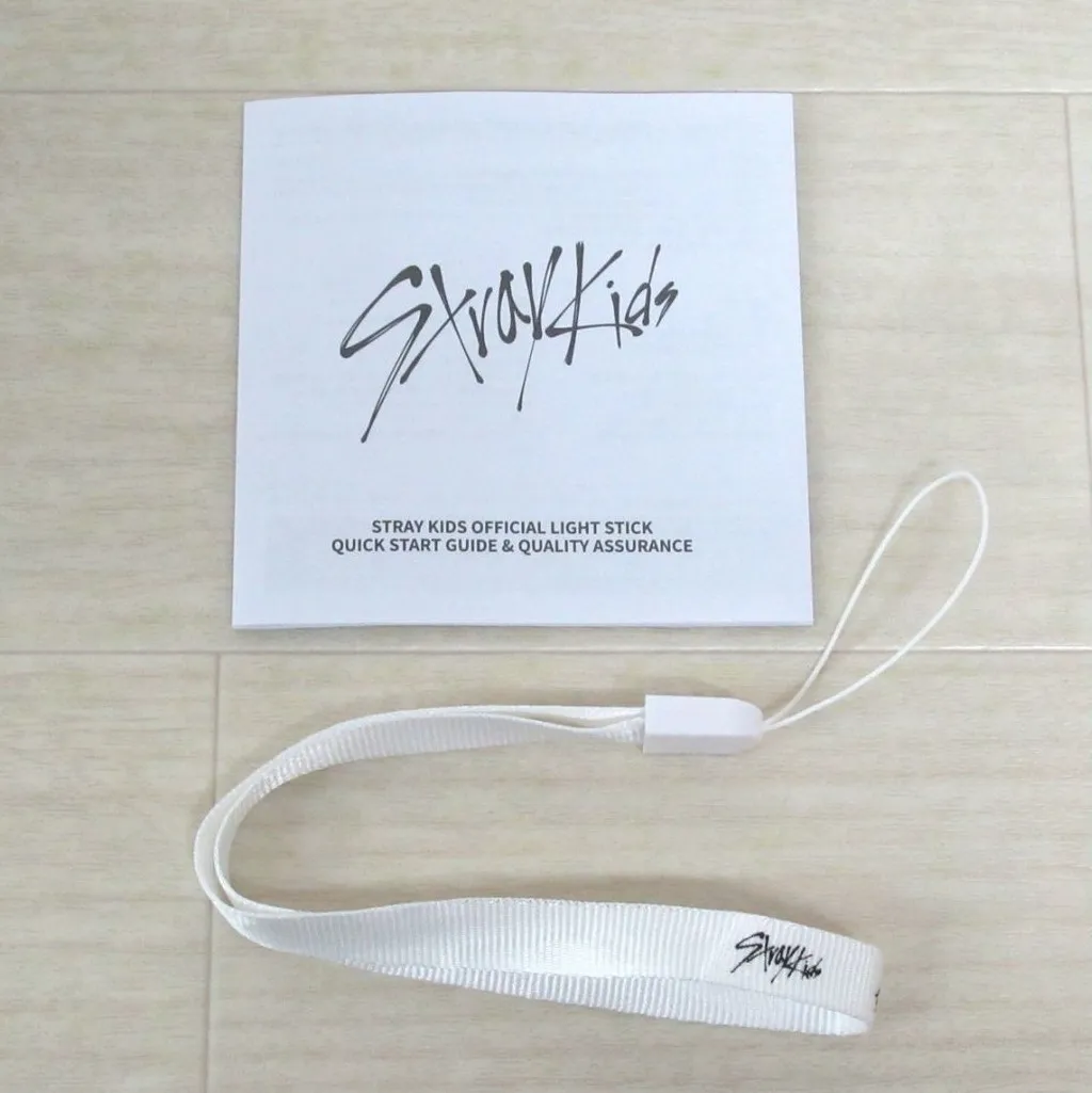 Stray Kids OFFICAL LIGHT STICK  を奈良県奈良市のお客様よりお譲りいただきました！