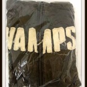 VAMPS VAMPADDICT 富良野限定 パーカー
レア度★★★★★★☆☆☆☆ VAMPS VAMPADDICT 富良野限定 パーカー