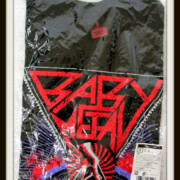 BABYMETAL 2015 Trinity TEE Tシャツ
レア度★★★★★☆☆☆☆☆ BABYMETAL 2015 Trinity TEE Tシャツ