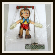 ディズニートラディション ピノキオ マリオネット Pinocchio Marionette 木彫り調フィギュア ジムショア エネスコ 70周年　ディズニーグッズ 買取 三月うさぎの森