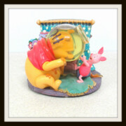 ディズニー スノードーム スノーグローブ☆くまのプーさん Pooh in Hunny Jar☆オルゴール