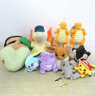 タカラトミー製のポケモンのぬいぐるみ