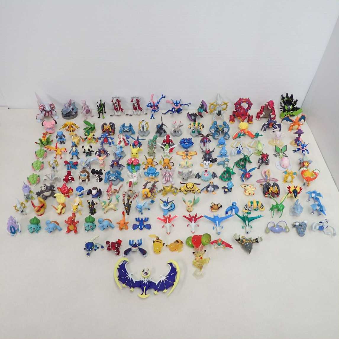 大量のモンコレをお譲りいただきました！（テラスタルピカチュウ、クリア、初期台座付きからノーマルまで）