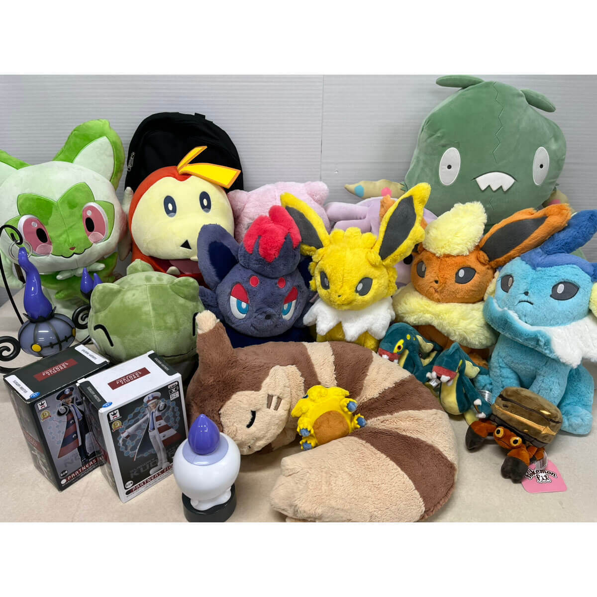 ポケモンセンターぬいぐるみ（ポケモンFit、ふわふわぬいぐるみシリーズ他）やノボリ＆クダリのフィギュア等