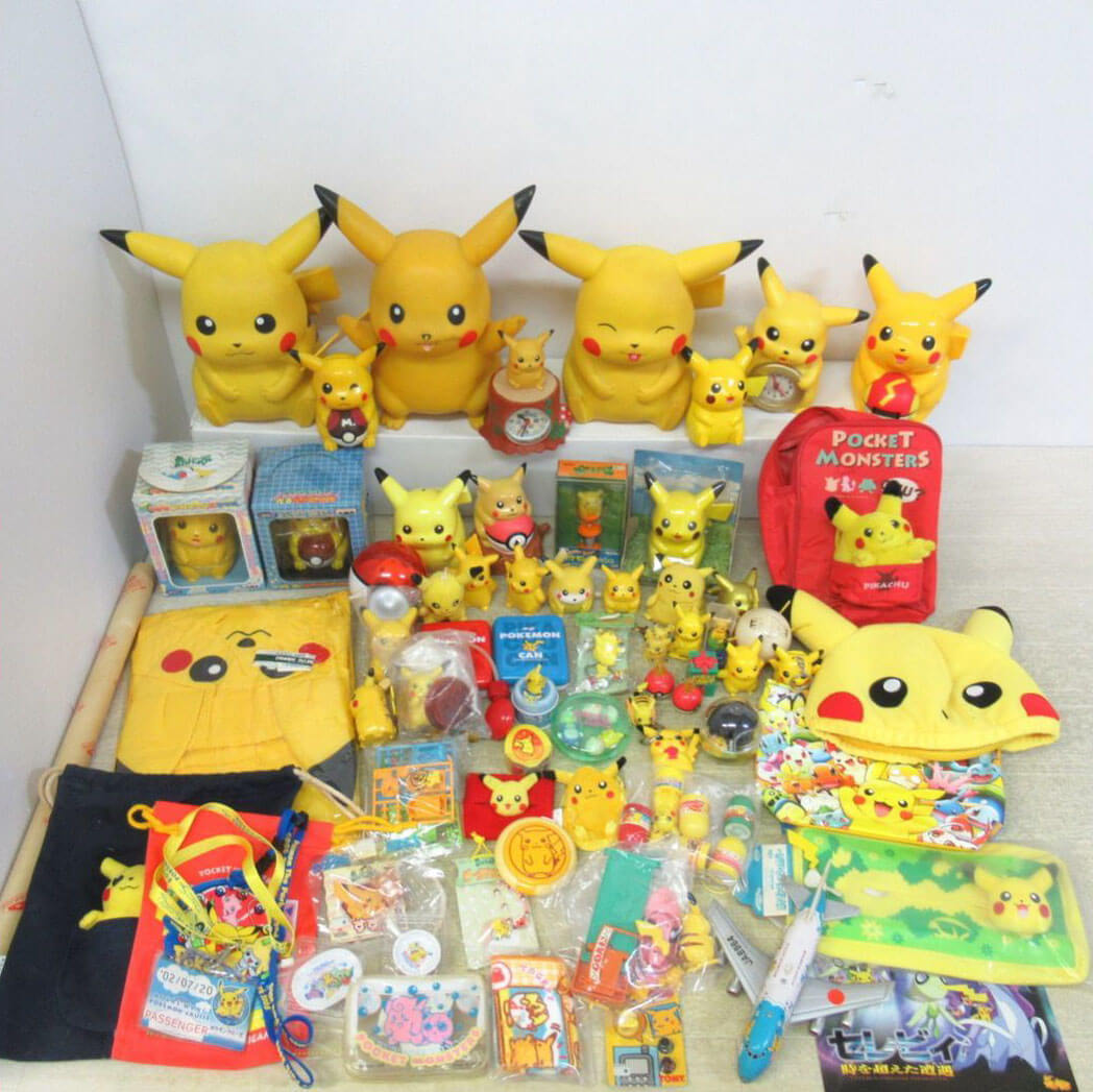 ポケモングッズ 大量（貯金箱、時計、バッグ、パジャマ等）